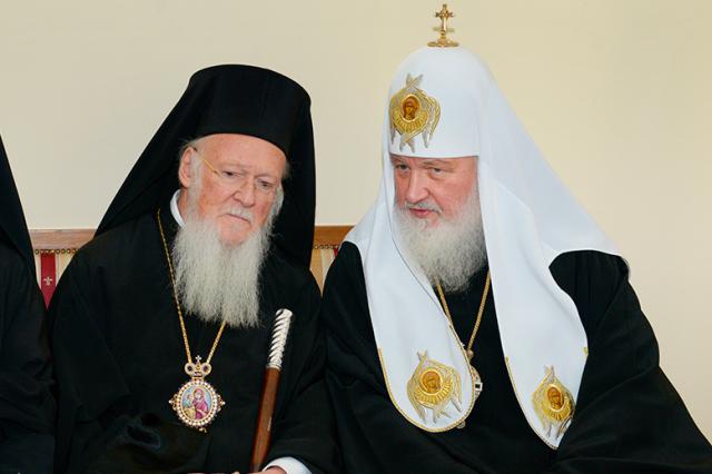 Patriarhul Chiril al Rusiei s-a întâlnit cu Patriarhul Bartolomeu al Constantinopolului