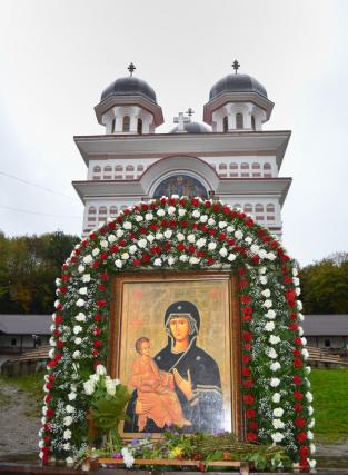 Campanie de informare și strângere de fonduri pentru Centrul de copii „Sf. Onufrie” de la Mănăstirea Florești (Cluj)