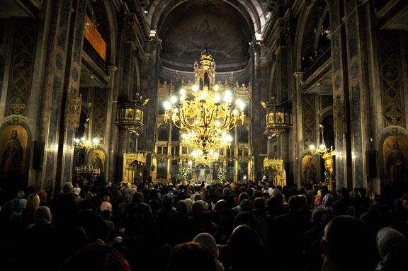 Lumina de la miezul nopții: Privegheri la Catedrala Mitropolitană din Iași