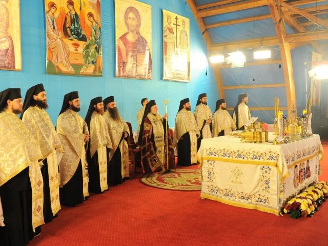 Slujba Privegherii în cinstea Sf. Ierarh Iachint, Mitropolitul Ţării Româneşti la Patriarhie