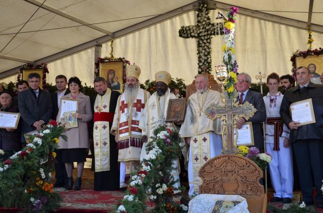 PS Innocentios, la resfinţirea bisericii din Dorobanţ: „Nu m-am bucurat niciodată de atâta ospitalitate şi dragoste“