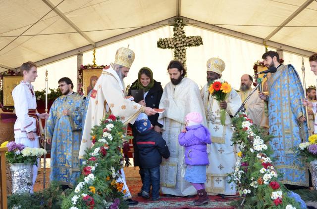 PS Innocentios, la resfinţirea bisericii din Dorobanţ: „Nu m-am bucurat niciodată de atâta ospitalitate şi dragoste“