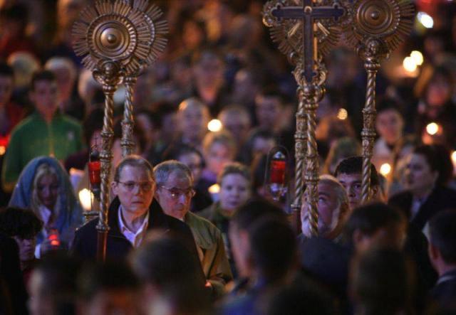 Sfânta Liturghie săvârșită noaptea pentru încetarea calamităților din Rusia