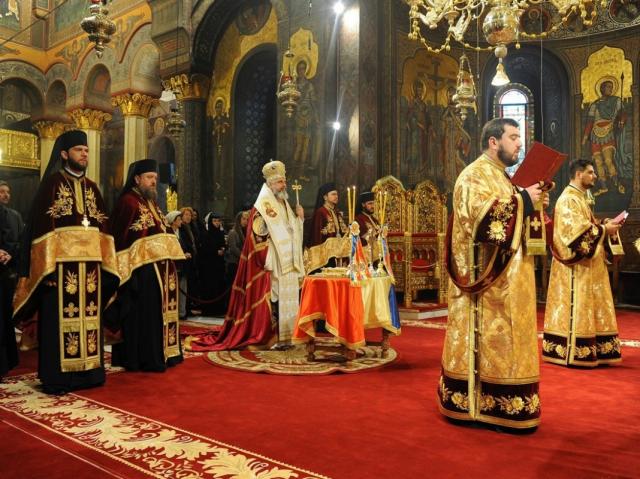 Slujbă de pomenire a eroilor și Te Deum la Ziua Națională a României în bisericile ortodoxe