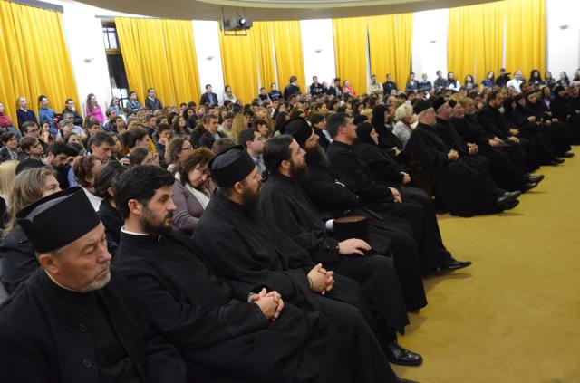 Sală arhiplină, la conferința ASCOR susținută de IPS Nicolae, Mitropolit de Mesogias şi Lavreotiki