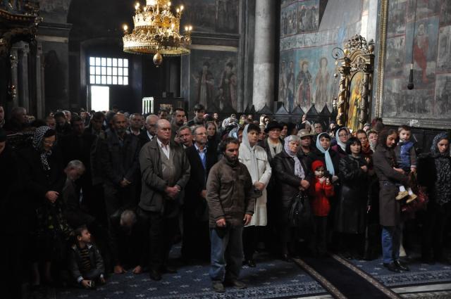 "În această zi, suntem oaspeţi ai praznicului dumnezeiesc"