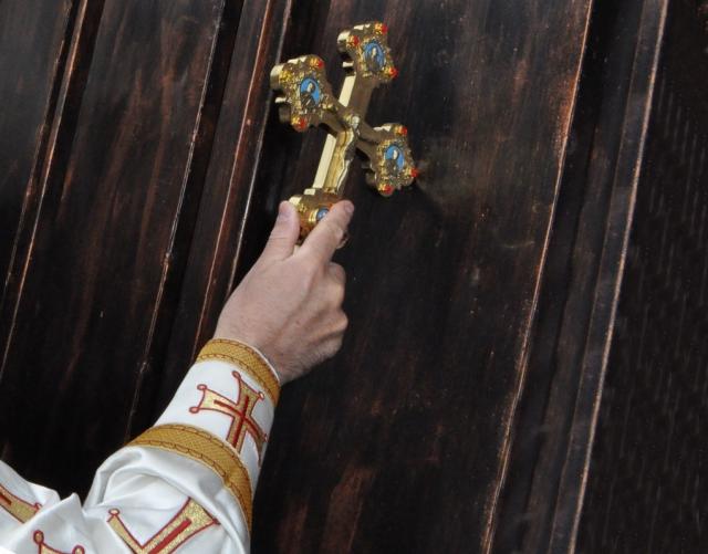 Doi ierarhi vor sfinţi biserica parohiei Toşorog-Bicazu Ardelean
