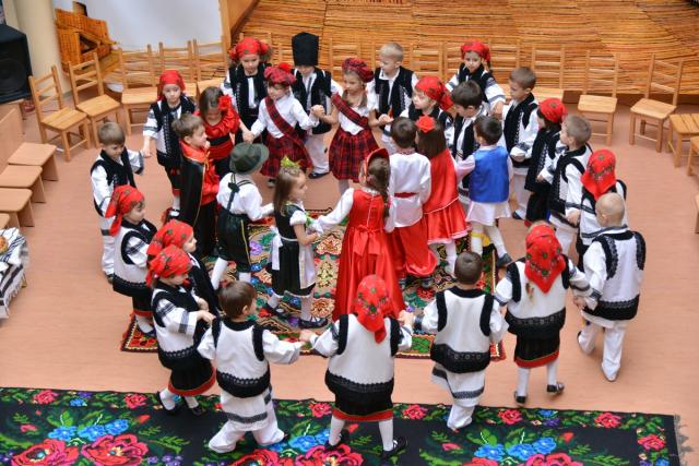 Şezătoare la Grădiniţa "Sfântul Ioan cel Nou" din Suceava