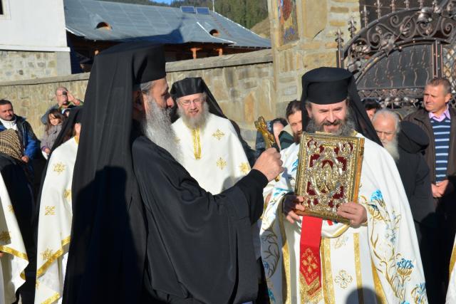 IPS Mitropolit Teofan, prezent la hramul Mănăstirii Petru Vodă