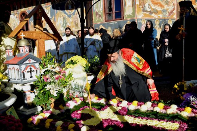 IPS Mitropolit Teofan, prezent la hramul Mănăstirii Petru Vodă
