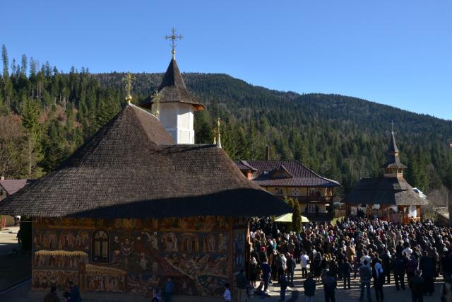 IPS Mitropolit Teofan, prezent la hramul Mănăstirii Petru Vodă