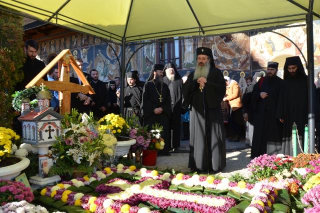 IPS Mitropolit Teofan, prezent la hramul Mănăstirii Petru Vodă