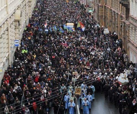 Pelerinaj de 54 000 de ortodocşi la Sankt Petersburg