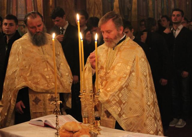 Moment de sărbătoare la capela Facultăţii de Teologie Ortodoxă din Iaşi