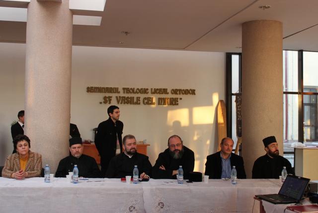 „Împreună, pentru o lume fără teamă şi violenţă”