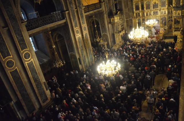 Slujire arhierească și hirotonie de preot la Catedrala mitropolitană din Iași