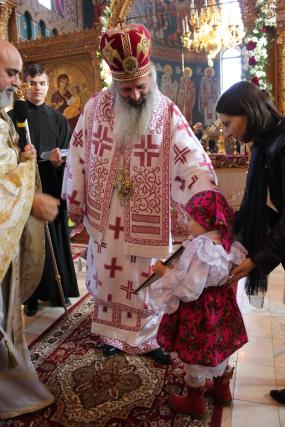 IPS Teofan: „Sfântul Ierarh Nectarie a devenit puternic prin suferinţă”