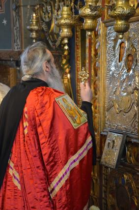 Sfântă Liturghie arhierească și sfințire de casă-praznicar, la parohia Ruseni 1