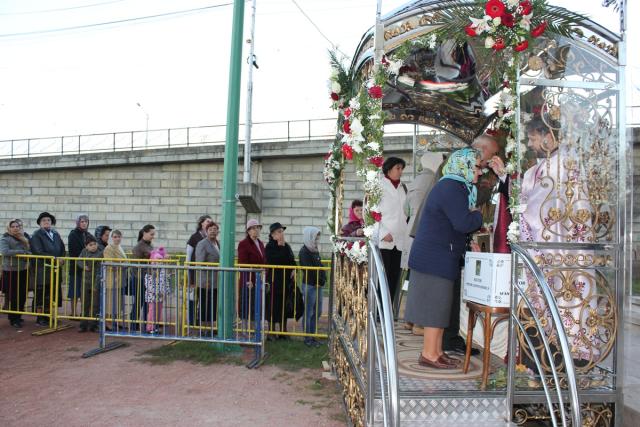 Sfântul Nectarie – Sărbătoarea bucuriei şi a comuniunii duhovniceşti
