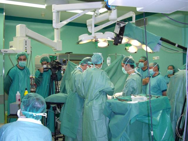 Două operaţii în premieră la Clinica de Urologie a Spitalului Judeţean Timișoara