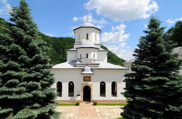 Lansare de carte la Mănăstirea Tismana