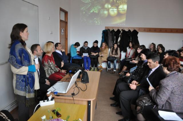 "Naşterea Domnului, prilej de bucurie pentru creştini"