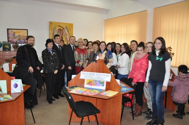 "Naşterea Domnului, prilej de bucurie pentru creştini"