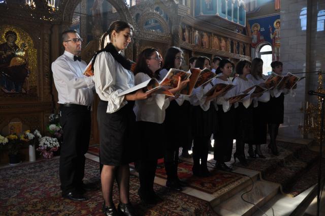 Concert de colinde şi cântece patriotice la Biserica "Sfântul Nectarie"