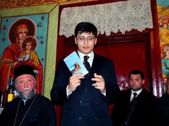 Lansare de carte în parohia "Sfântul Nicolae" - Dărmăneşti din Piatra Neamţ