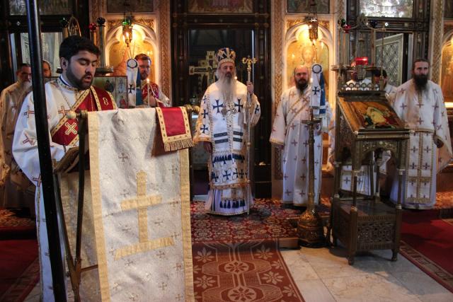 Sfânta Liturghie arhierească la mănăstirea „Sfinții Trei Ierarhi” din Iaşi