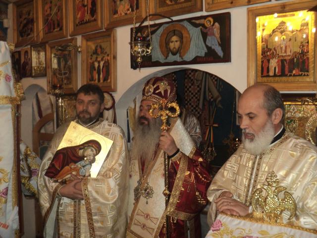 IPS Teofan, prezent în mijlocul enoriaşilor parohiei „Sfinţii Părinţi Ioachim şi Ana“ - Mărăţei 3