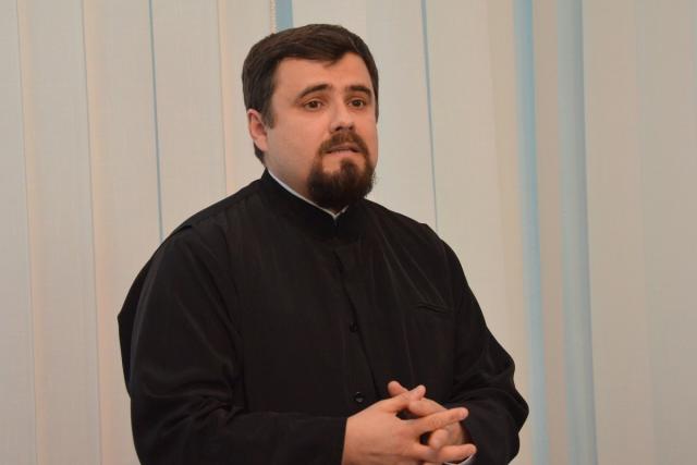 Părintele inspector Cristian-Alexandru Barnea, doctor al Facultăţii de Teologie „Dumitru Stăniloae“ din Iaşi