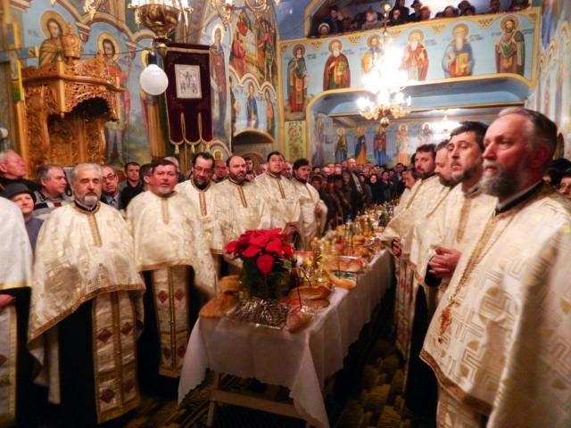 Lansare de carte în parohia "Sfântul Nicolae" - Dărmăneşti din Piatra Neamţ