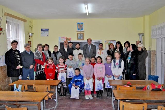 Biserica, în sprijinul copiilor defavorizați din Anina