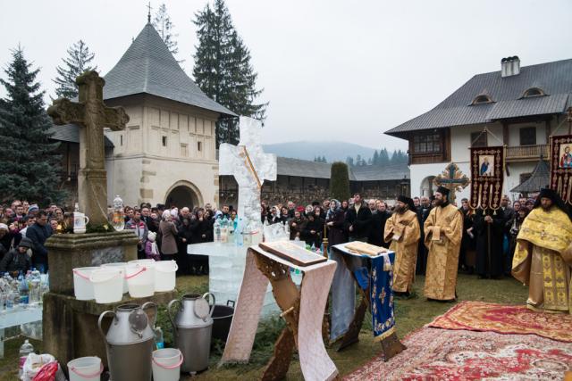 Boboteaza la Mănăstirea Putna