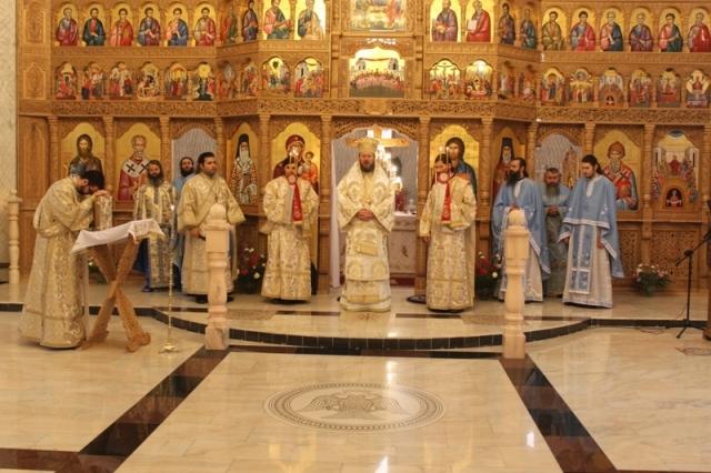 Liturghie arhierească la Mănăstirea „Pogorârea Duhului Sfânt” din satul Blănoiu