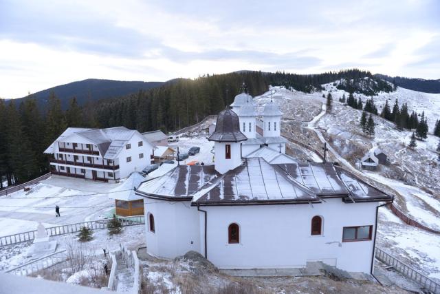 Sfântul Antonie cel Mare, serbat la Mănăstirea Piatra Tăieturii