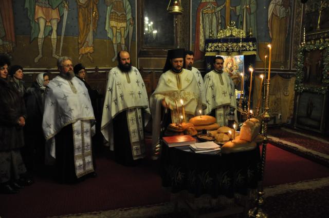 Priveghere în cinstea Sfinţilor Atanasie şi Chiril la Mănăstirea Copou