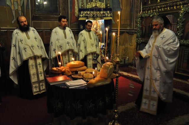 Priveghere în cinstea Sfinţilor Atanasie şi Chiril la Mănăstirea Copou