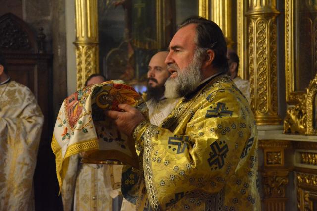 Liturghie oficiată de doi arhierei, la hramul Facultății de Teologie din Iași