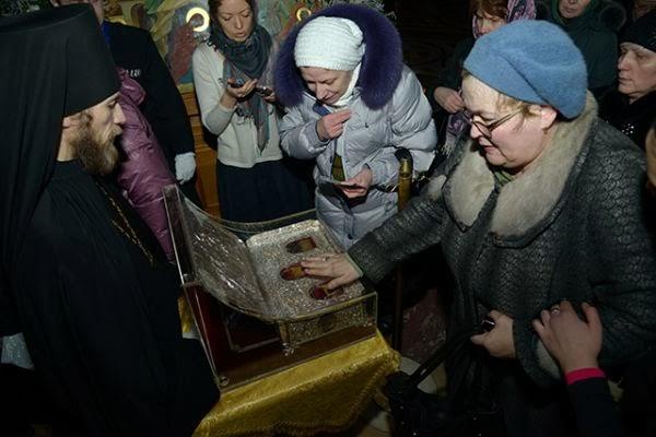 În Rusia, mai mult de 150 000 de credincioși s-au închinat la darurile magilor