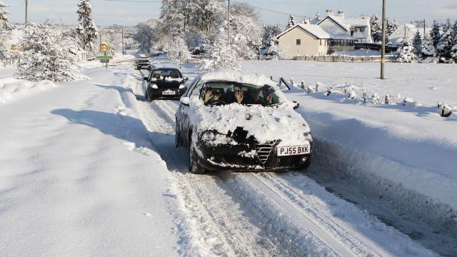 35 de localități izolate în Brăila din cauza viscolului și a zăpezii