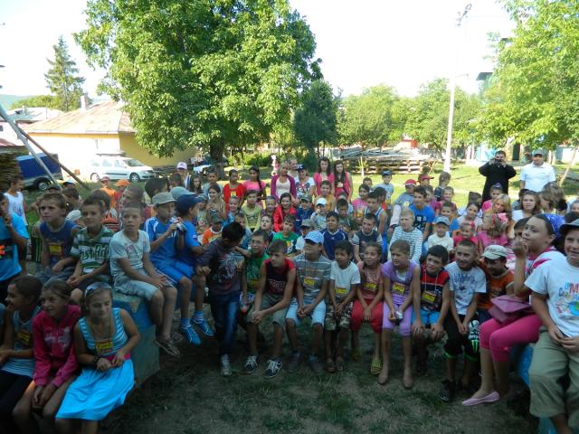 Proiectul misionar „Tabăra din pridvorul satului” pentru copiii săraci