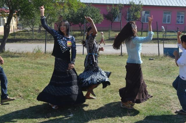 Proiectul misionar „Tabăra din pridvorul satului” pentru copiii săraci