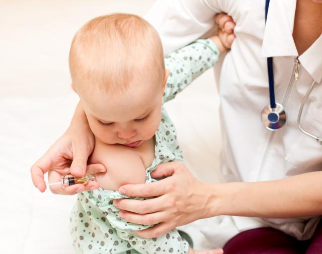 Vaccinările copiilor din schema obligatorie vor fi făcute de către medicul de familie