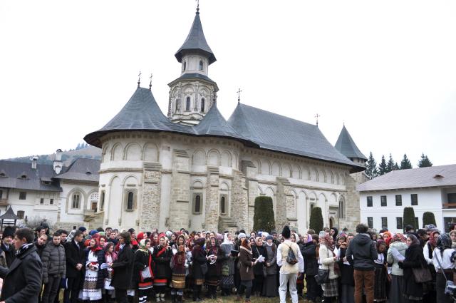 Cu dragoste, pentru toți tinerii
