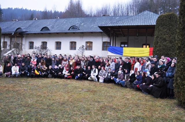 Cu dragoste, pentru toți tinerii