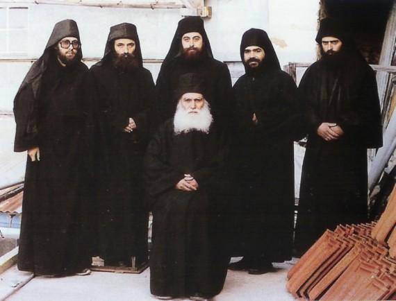 Părintele Efrem Katunakiotul († 27 februarie 1998)