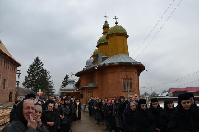 150 de slujitori ai sfintelor altare, prezenți la înmormântarea părintelui Constantin Cojocaru