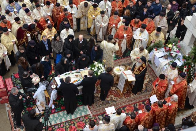 150 de slujitori ai sfintelor altare, prezenți la înmormântarea părintelui Constantin Cojocaru